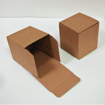 Коробка картонная крафт 7х7х8.5 см Коробка картонная крафт 7х7х8.5 см